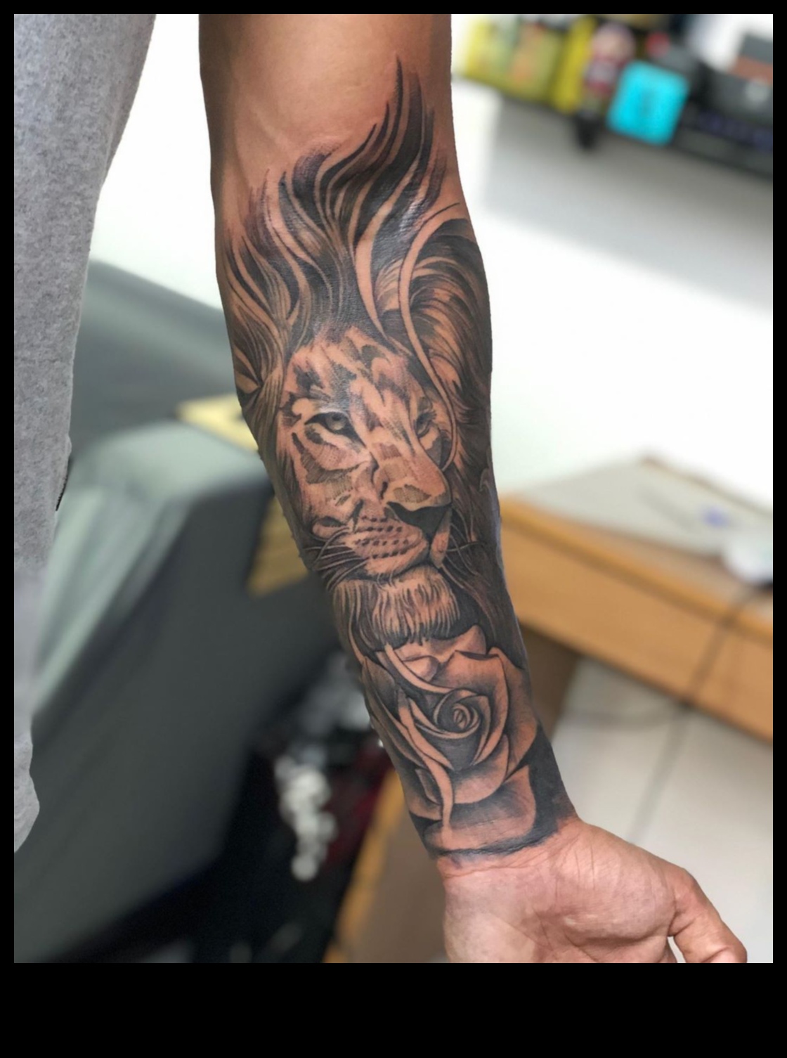 Ink Mastery: Crește-ți stilul cu eleganța tatuajului pe braț