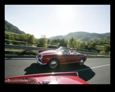 Condus de Nostalgia Vehicule de epocă și arta călătoriei în timp 2 Condus de nostalgie: vehicule de epocă și arta călătoriei în timp