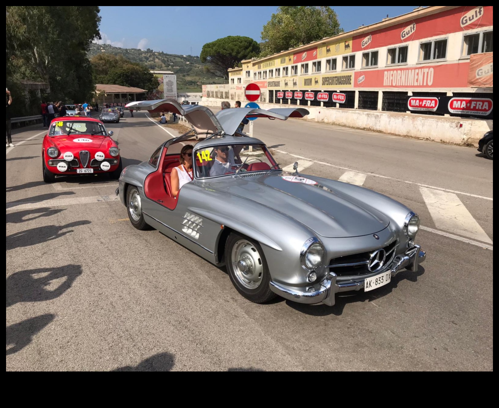 Condus de Nostalgia Vehicule de epocă și arta călătoriei în timp 4 Condus de nostalgie: vehicule de epocă și arta călătoriei în timp